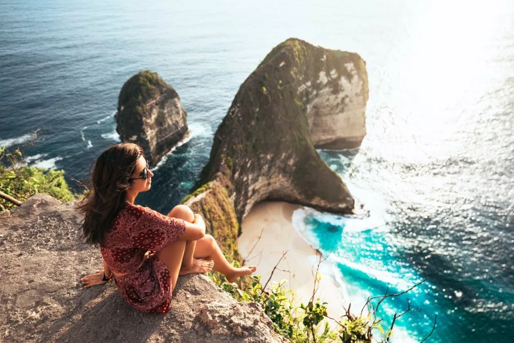 a-beautiful-girl-is-traveling-in-indonesia-nusa-penida-indonesia-1024x684.jpg